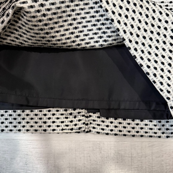 Calvin Klein Pencil Skirt with Black and White Geometric Design Size 6P - Picture 7 of 17